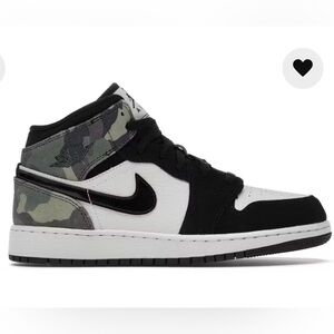 Nike Air Jordan Mid Sneakers - Black  White  Camo size 6 NIB